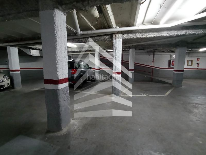 Foto 7e479d88-8ba5-4f0e-a359-e32a7156827d. Parking coche en Sants-Badal Barcelona