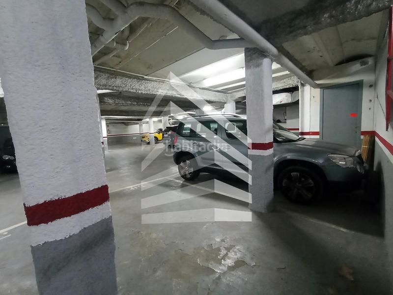 Foto 9654ae00-734b-4f9b-a4c0-3c497688f252. Parking coche en Sants-Badal Barcelona