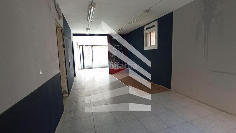 Foto 8ac994fe-b68f-4176-aa1b-6a7110c5cebd. Local comercial en Llefià Badalona