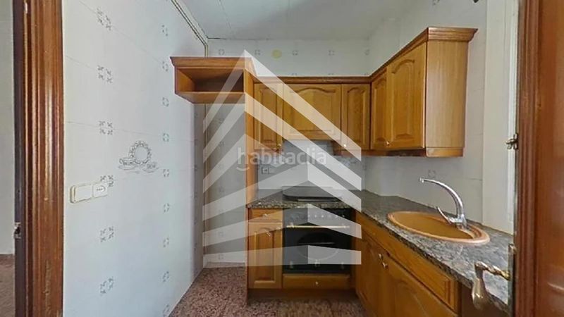Foto 3abb86b0-d5d1-429c-bb41-908da76aac8a. Pis a Raval Barcelona