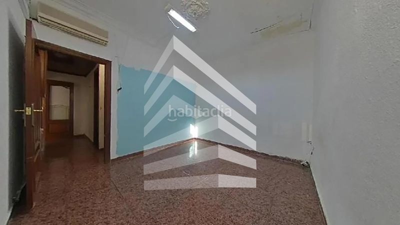 Foto fbf76e98-0c96-4ae1-9326-d3f457e0914e. Pis a Raval Barcelona