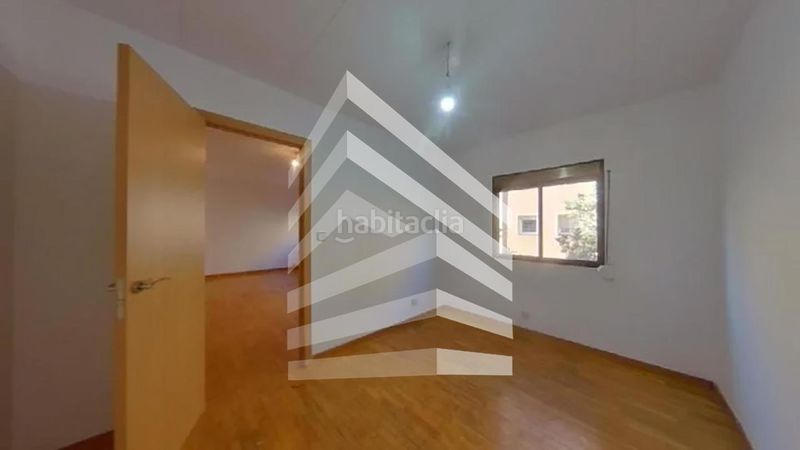Foto b6aff23b-bd8b-4f8f-9f00-cc3f21579a46. Pis a Turó de la Peira Barcelona
