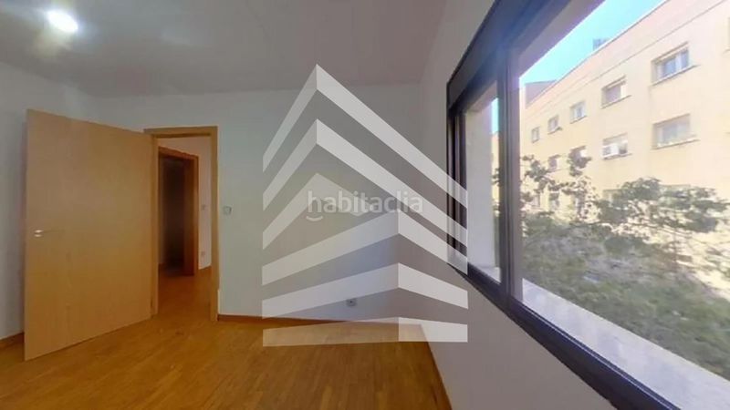 Foto debde968-87bc-447e-ba63-5093e674deb5. Pis a Turó de la Peira Barcelona