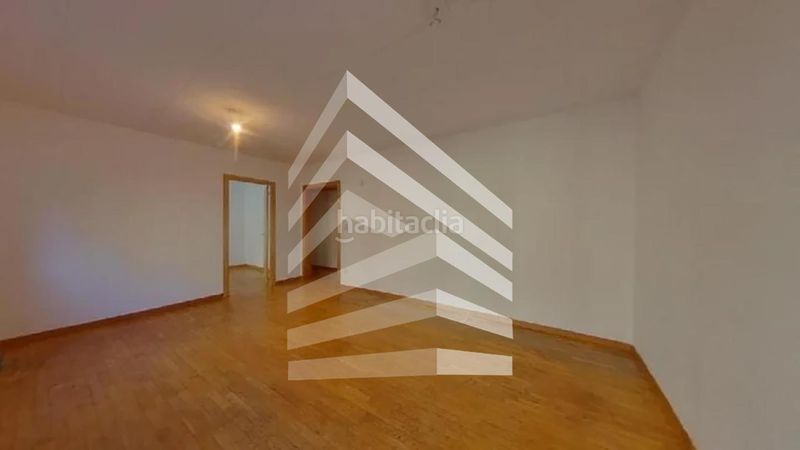 Foto f0467876-6eaa-4169-9342-7fbadfbec78a. Pis a Turó de la Peira Barcelona