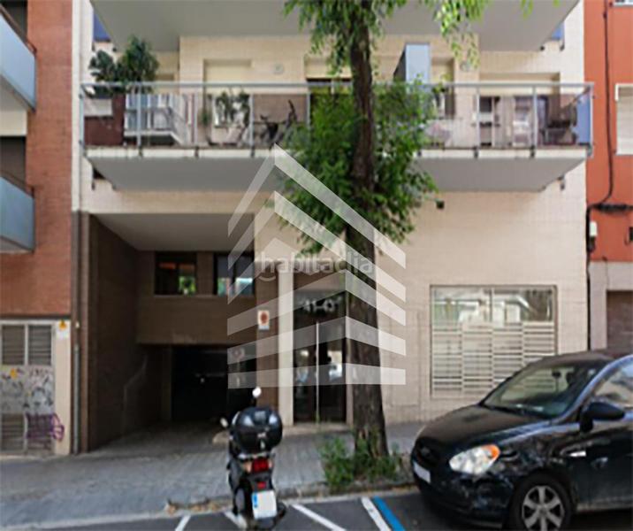 Foto bbeff5b0-340e-44c3-842e-915e3b7a1c4c. Parking coche en Guinardó Barcelona