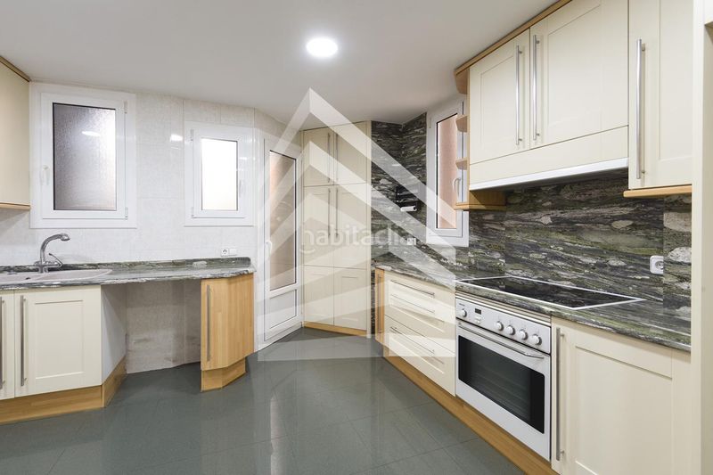 Foto 92b26b98-6938-4438-835f-e7be3d8bcfd4. Pis amb calefacció aparcament a Sant Gervasi - Bonanova Barcelona