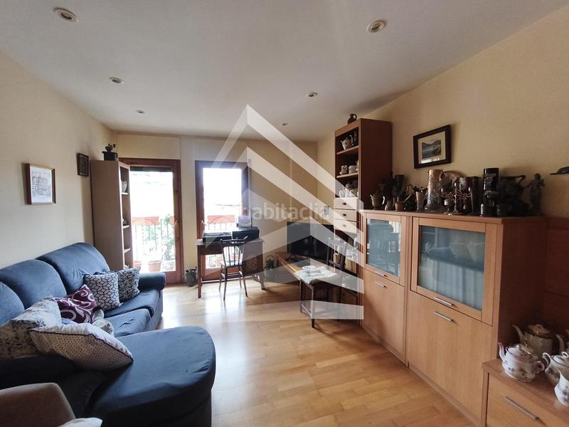 Foto 69fc8271-ae40-4bf7-a849-347faeca4388. Etagenwohnung mit heizung in Solsona