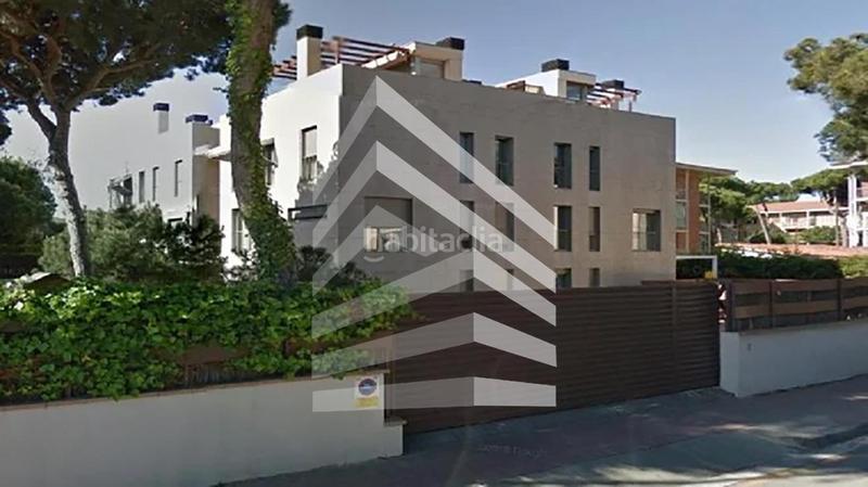 Foto 463185e8-fc76-450f-a0a3-a732e1211e49. Parking voiture dans Gava Mar Gavà