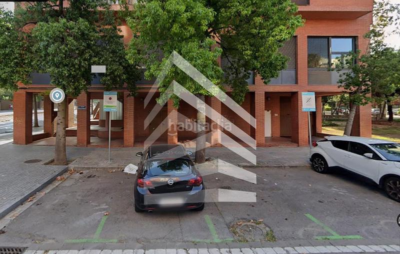 Foto d75feeec-a38b-455d-bddf-719da395f746. Parking voiture dans Centre Sant Just Desvern