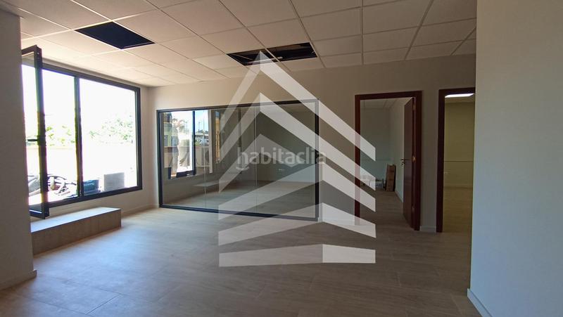 Foto e387f1a6-69d3-4931-9494-c2fb614e1ed5. Lloguer local comercial a Barri de les Corts Barcelona