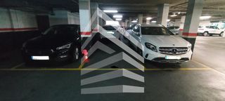 Aparcament cotxe a Carrer de Sant Pere d'Abanto