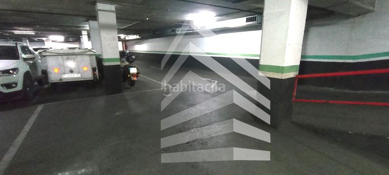 Foto 2fa1ca9a-f3ca-4d9b-9c10-5b2fdfaeeef9. Aparcament cotxe a Hostafrancs Barcelona