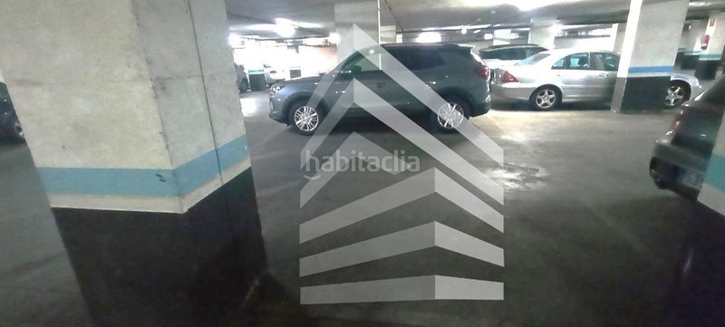 Foto 58ba925f-f89a-463e-943c-37352098a5e8. Aparcament cotxe a Hostafrancs Barcelona