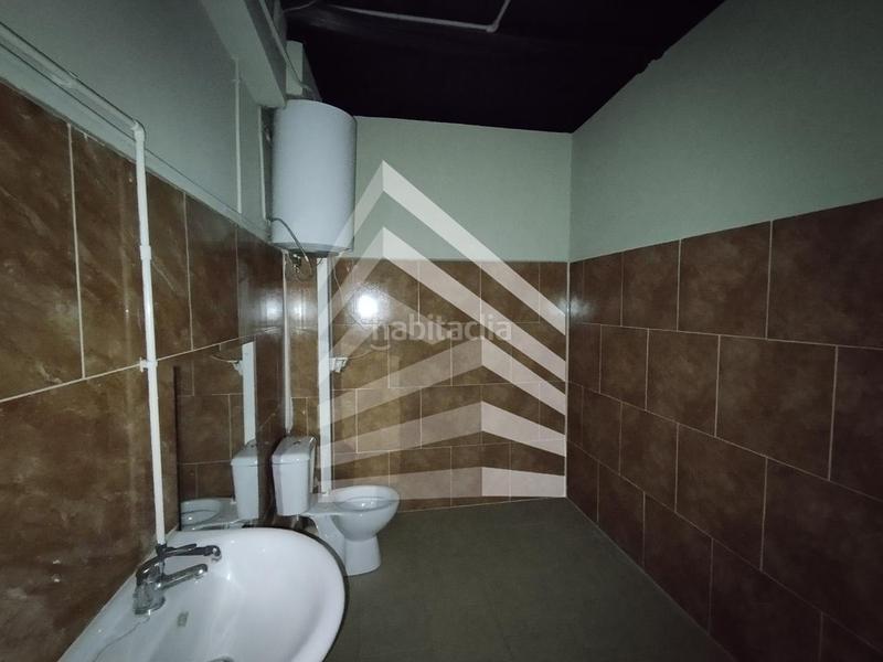 Foto 9fcf407f-80e7-4ae4-9509-dc631faae4d2. Local commercial dans Instituts Granollers