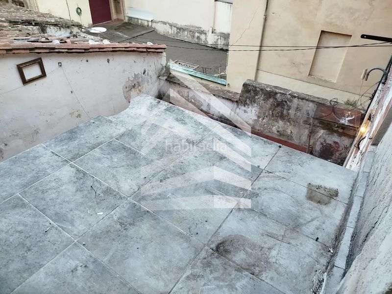 Foto 75b9eda6-a954-49f5-a394-ec7de6838509. Edificio en Olot