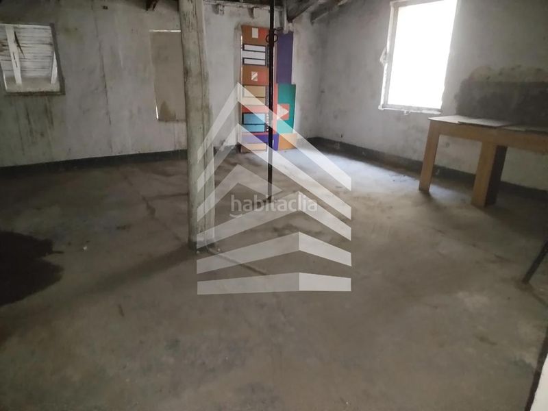 Foto 8123fddd-6185-4673-b78b-7dc2b73e5662. Edificio en Olot