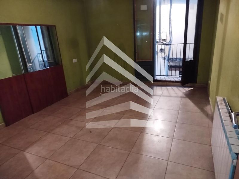 Foto ca020104-15d1-4d8a-a3e0-7e6f7f4283dd. Edifici a Olot