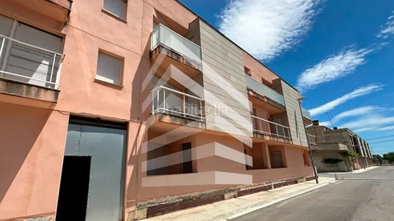 Foto dfb47a93-3164-4ead-8f1c-aed3ac559024. Edifici a Deltebre