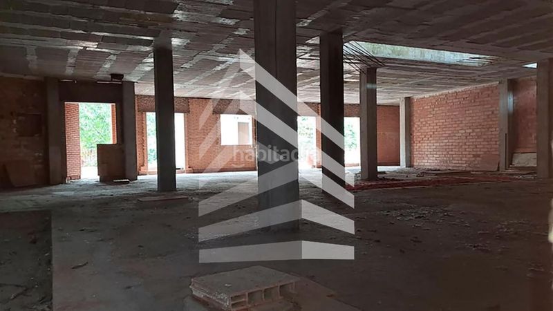Foto 435022cd-ee46-4c37-840d-37b9e9a49875. Edificio en Ivars d´Urgell