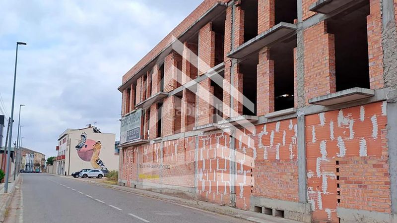Foto b2502ff0-73f9-4cd2-8f40-f4784d8510c7. Edificio en Ivars d´Urgell