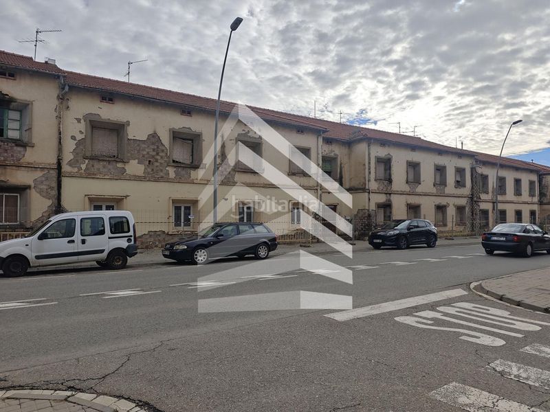 Foto a3a88d1c-4a8b-4f41-9038-c75c9228fbb5. Edificio in Pobla de Segur (La)