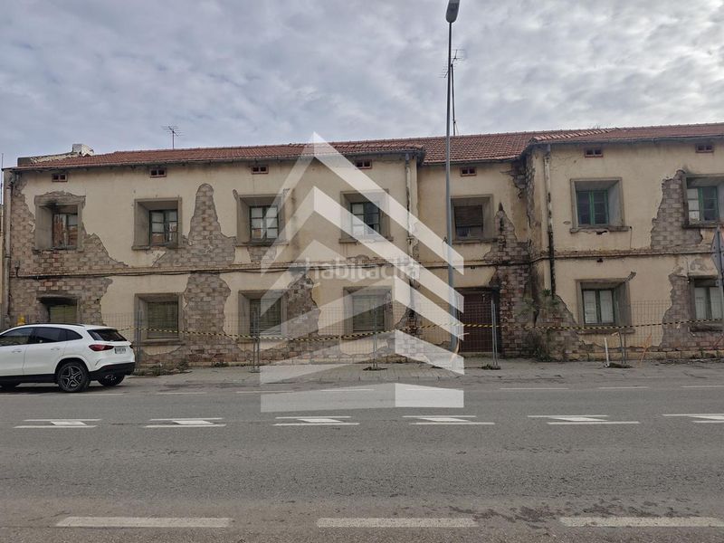 Foto ce81db34-fde5-40f5-a57d-4b39845bb4b6. Edificio in Pobla de Segur (La)