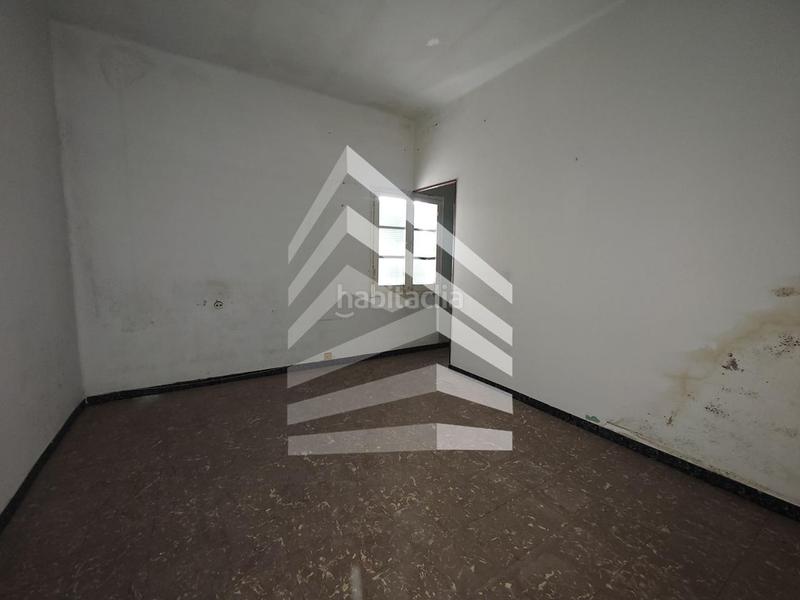 Foto 0fd7e3a3-6bc1-4f50-914c-09713cc139d0. Edificio en Pobla de Segur (La)