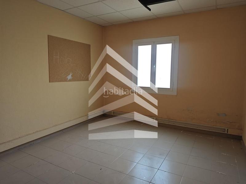 Foto 24936665-1d04-4f5d-bc82-7a3e7be8b626. Edificio en Pobla de Segur (La)