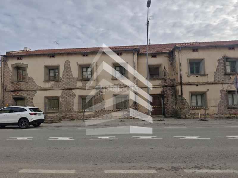 Foto ce81db34-fde5-40f5-a57d-4b39845bb4b6. Edificio en Pobla de Segur (La)