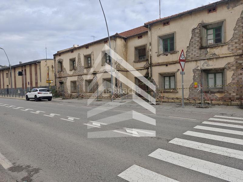 Foto e0f4adff-a428-417e-b074-890aeef8ab75. Edificio en Pobla de Segur (La)