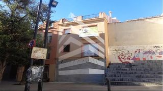 Building  Del pau casals