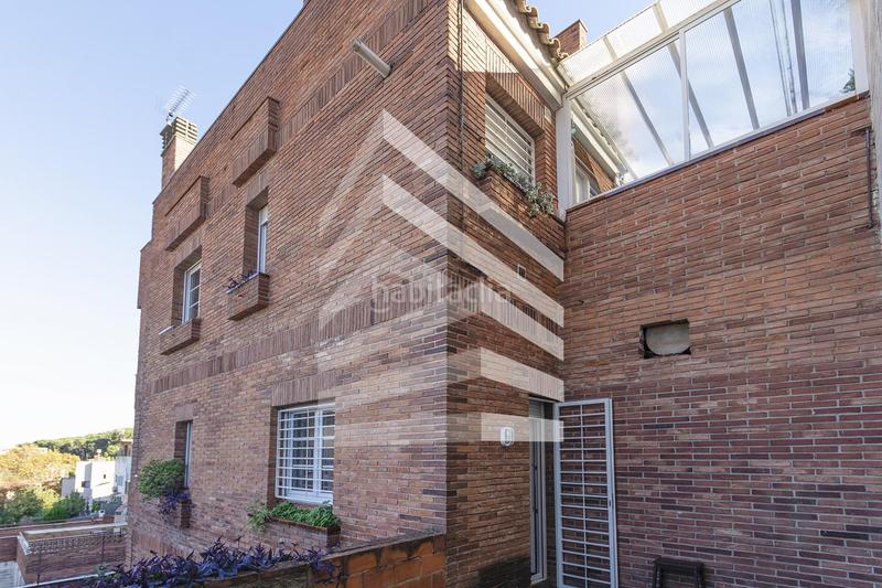 Foto 4f3b8987-af69-4773-a705-08b2e4787e40. Casa amb calefacció a La Font d´en Fargues Barcelona