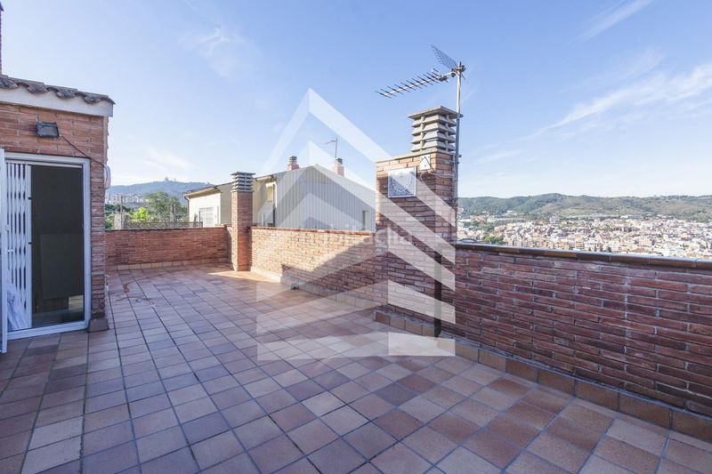 Foto 0dea2548-e451-4568-ad23-dbdb46cbee6d. Casa amb calefacció a La Font d´en Fargues Barcelona
