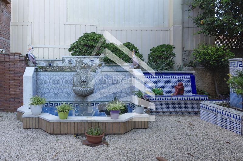 Foto 560d35bf-14b5-45d5-8e03-37aa44d7c8f7. Casa amb calefacció a La Font d´en Fargues Barcelona