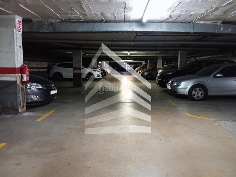 Foto cba99c03-8ef6-4c44-a09f-3104979b65d6. Autoparkplatz in Barri de les Corts Barcelona