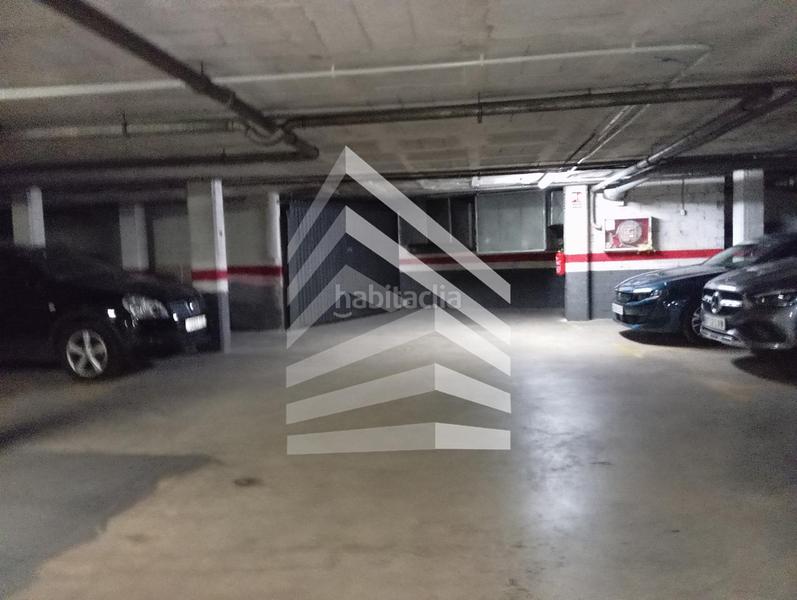 Foto 1f321c4d-d5ba-4c16-ac66-5dba2007080d. Parking voiture dans Barri de les Corts Barcelona