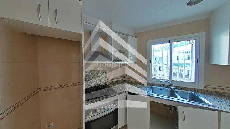 Foto 2ac9582e-1f5b-4566-a577-96dc0d2b09f6. Piano terra in El Raval Santa Coloma de Gramenet