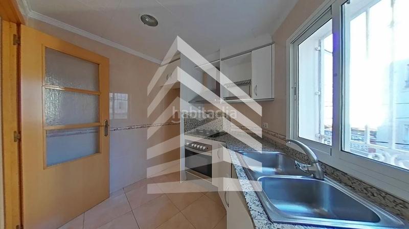 Foto 38f6095c-434d-42fb-a0aa-6994ea8b5eb1. Piano terra in El Raval Santa Coloma de Gramenet