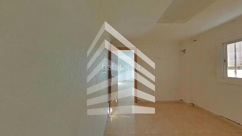 Foto c59bd0d0-258b-4ebb-b0ce-9d3baba49dcf. Planta baixa a El Raval Santa Coloma de Gramenet