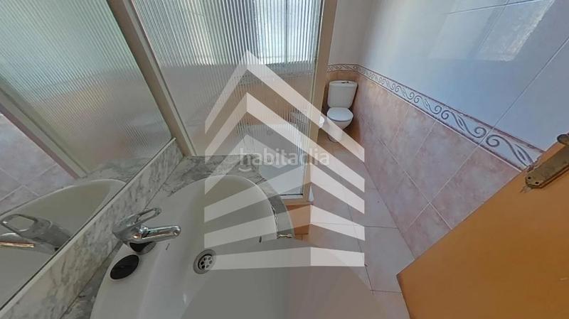 Foto f634d775-b375-4d64-b921-d4b86876409b. Planta baja en El Raval Santa Coloma de Gramenet