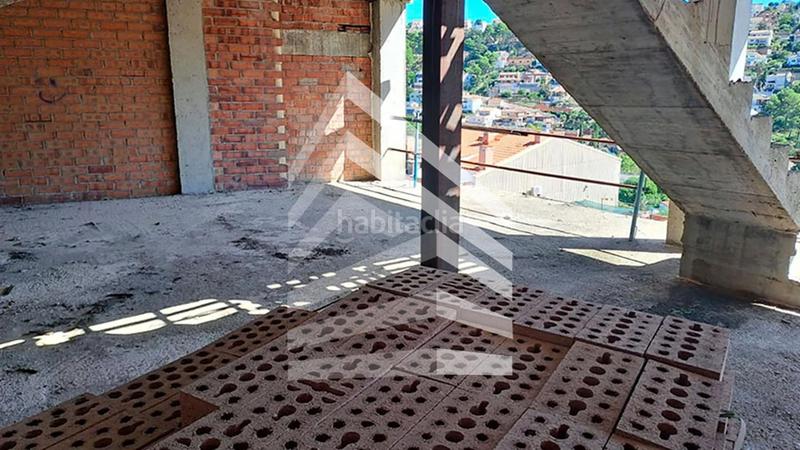 Foto b42b69a4-113c-44f1-8064-97569bd4d092. Edificio en Vallirana