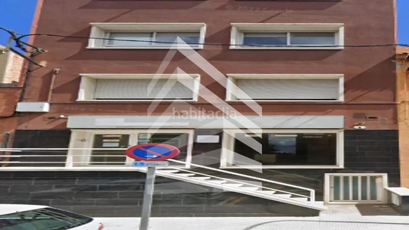 Foto 0103852a-79cf-4db6-966f-59c70ced895d. Edifici a Llevant Igualada