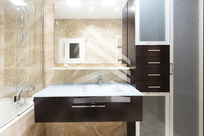 Foto b2de592c-4a7b-462d-8a23-d2c7f83b1409. Pis amb calefacció aparcament a Sant Gervasi - Galvany Barcelona