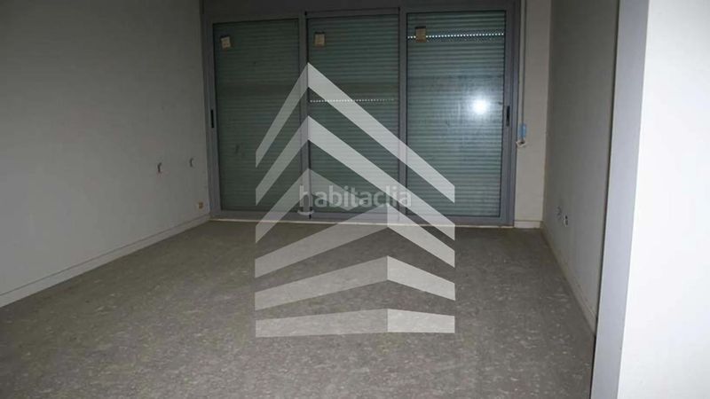 Foto 167102f1-fd59-48dc-92ac-00d757b2285a. Edificio en Alcarràs