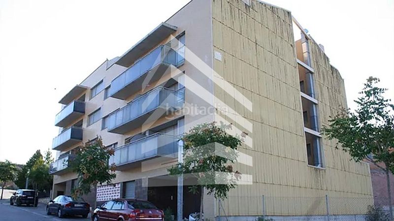 Foto 3c2c26cd-f074-4c3a-b3a8-845f32f4e339. Edificio en Alcarràs