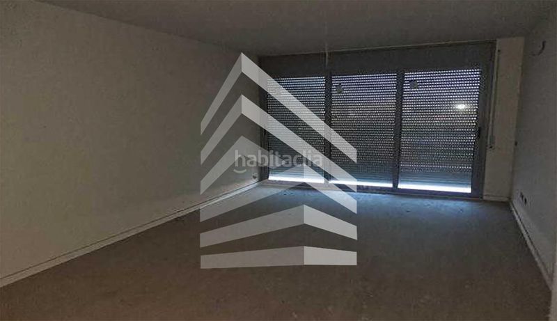 Foto 53af4721-b5a9-474a-aa12-c46f9a27a14d. Edificio en Alcarràs