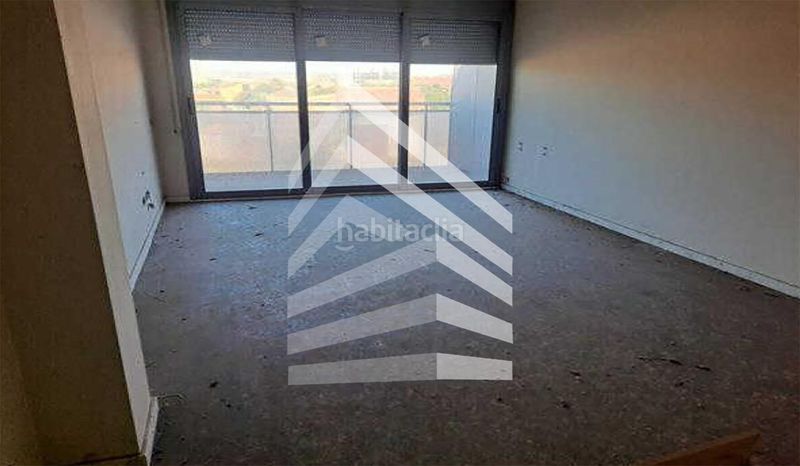 Foto a5e78032-1da5-4128-8b87-2a92cbee0420. Edificio en Alcarràs