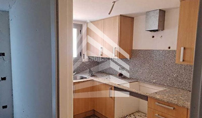 Foto b2dbfcb1-a725-493d-a112-be7a713bc68b. Edificio en Alcarràs