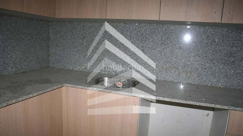 Foto e8561dff-6838-4ef5-97a1-b079907df78d. Edificio en Alcarràs