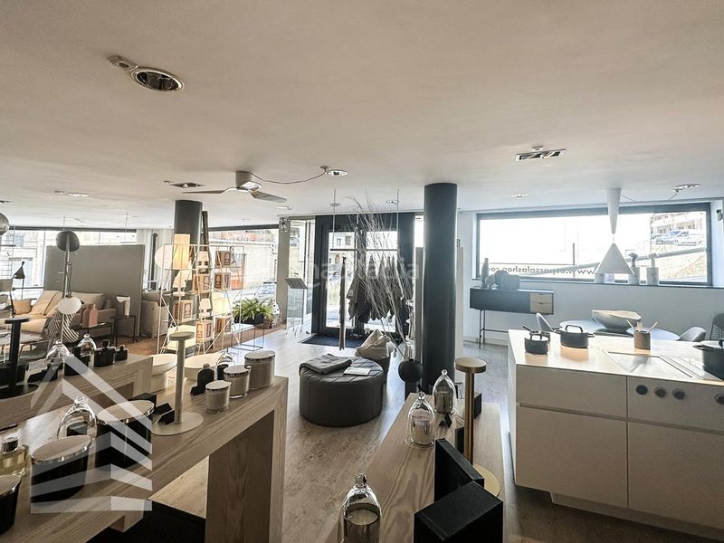 Foto 5253d36e-7136-4528-b751-087a1fd33bc2. Local comercial a Solsona